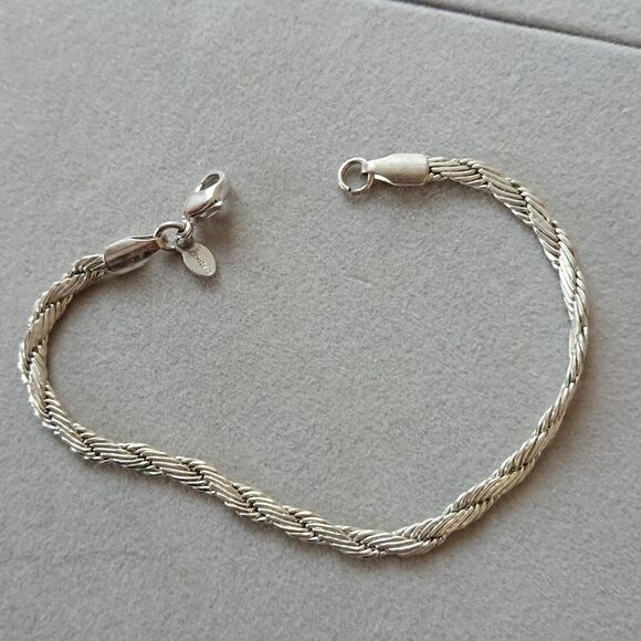 Napier Vintage Silver Tone Multi Strand Twisted Bracelet - Picture 2 of 7